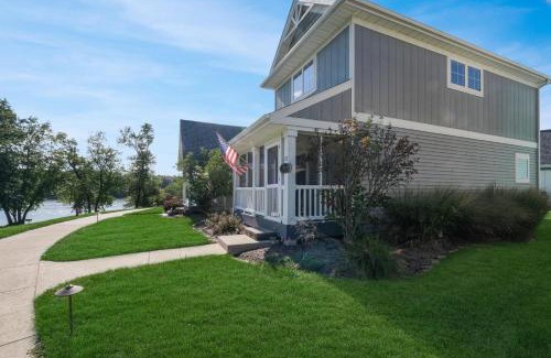 Ottawa Casa | River Shores Cottage