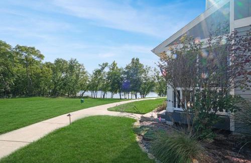 Ottawa Casa | River Shores Cottage