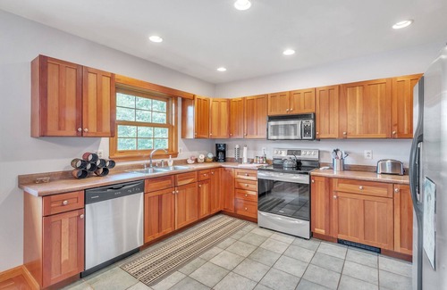Rumford Center Casa | River Valley Sunset Home – Cozy & Calm, 20 Min to Sunday River, Bethel & Newry