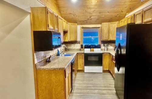 Eastman Apartamento | River View 3 bedroom/2bath top level apartment