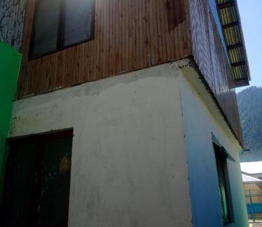 Gulmarg Apartamento | River view homestay