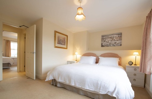 Ingleton Cabaña | River View is a beautifully well-equipped town house is perfect for families