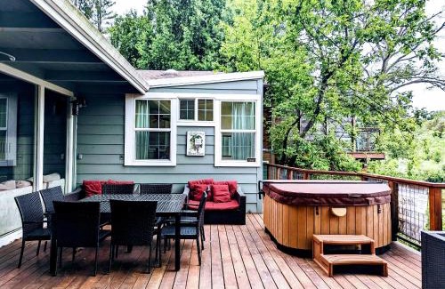 Healdsburg Casa | River View Lodge A Wine Country Escape