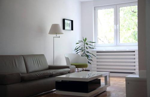City Center Apartamento | River View Nis - 65 square meters Designer Apartment in heart of city Park for free