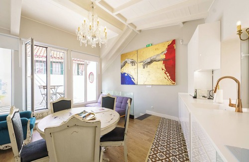 Santo Estevao Casa | River view Portuguese Soul with terrace in picturesque Alfama, sleeps 7