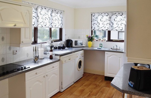 Liskeard Cabaña | River View Villa - CV44