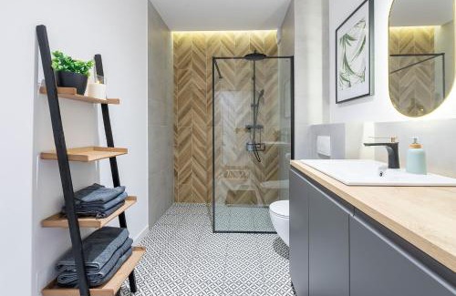 Ilawa Apartamento | River View - widok na wodę, parking w hali, winda, 3pok i 5 łóżek, klima, Netflix i Max, centrum