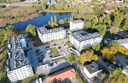 Ilawa Apartamento | River View - widok na wodę, parking w hali, winda, 3pok i 5 łóżek, klima, Netflix i Max, centrum