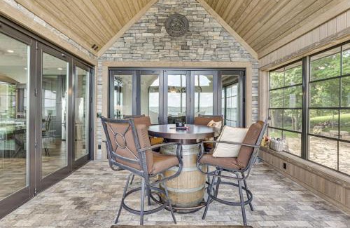 Peru Casa | River Views and Wraparound Deck Dubuque Getaway