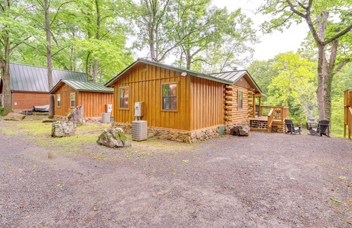 Heber Springs Cabina | River Views, Deck & Boat Slip: Heber Springs Home!