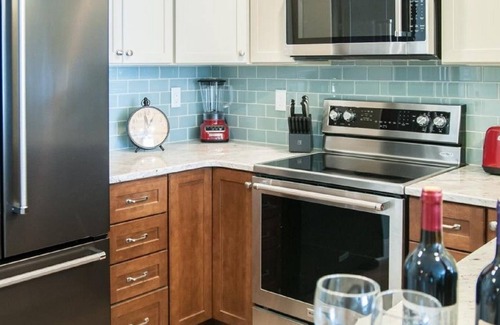 Lincoln Condominio | Nuevo 1 BR + LR condominio en River Walk Resort con Loon Mountain y vista al río