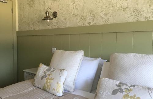 Tallanstown Casa | Riverbank, Country Pub and Guesthouse