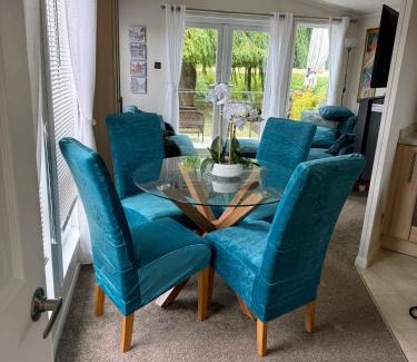 Tiddington Chalet De Esquí | Riverbank Lodge