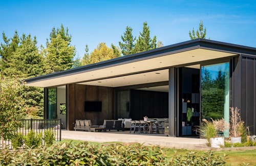 Albert Town Casa | Riverbank Luxury - Hosted by NZSIR Luxury Rental Homes
