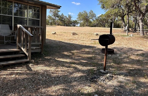 Concan Cabina | Riverbend on the Frio Cabin 5