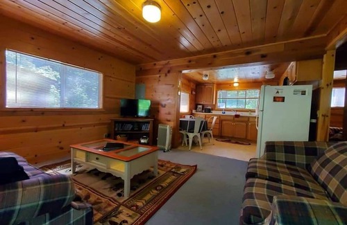 Castella Cabina | Rivercast Cabin fisherman's Dream on the Upper Sac