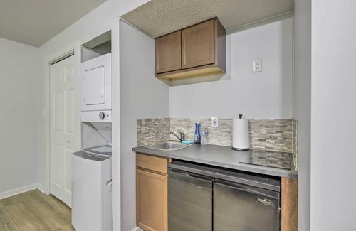 Riverdale Apartamento | Riverdale Studio ~ 18 Mi to Downtown Atlanta!