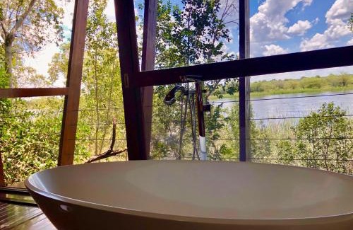 Angola Cabina | RiverDance Lodge