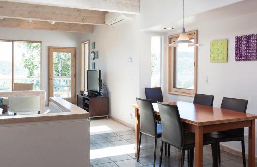 Hood River Casa | Riverdell - Great Views of the Columbia Gorge and White Salmon River