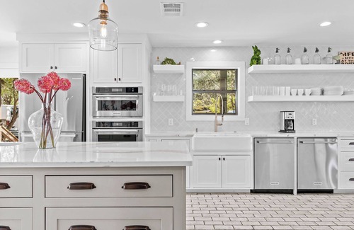 Wimberley Casa | Riverfront | 5 Acres | 2 Hot Tubs | Sleeps 17