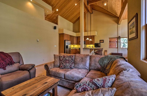 Tahoe City Casa | ¡Acogedora casa de pueblo Alpine Meadows en el río Truckee!