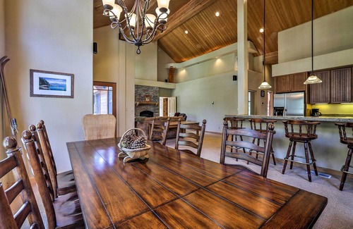 Tahoe City Casa | ¡Acogedora casa de pueblo Alpine Meadows en el río Truckee!