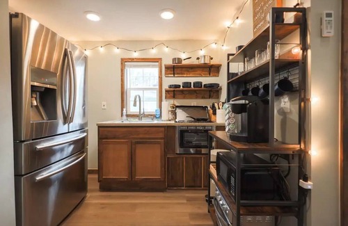 Canadensis Cabina | Riverfront Cabin. Minutes from Mt.Airy & Kalahari