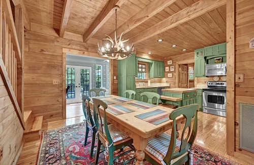 Rutherfordton Cabina | Riverfront cabin, private, hot tub, firepit, quiet, gated community