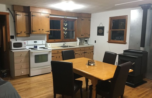 Durham Bridge Cabaña | Riverfront Cottage