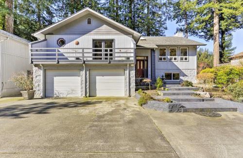 Crescent City Casa | Riverfront Crescent City Home, 8 Mi to Beach!