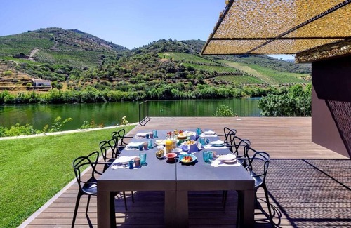 Cotas Villa | Villa de Lujo a Orillas del Río en el Valle del Duero con Piscina y Desayuno