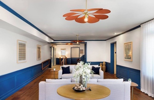 South Yarmouth Hotel | Riverfront Dreams: 2 Queens, Red Jacket Resort, Two Relaxing Rooms