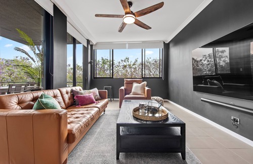 Toowong Apartamento | Riverfront Elegance! ~ 2Bed/2Bath/1Car ~ West End