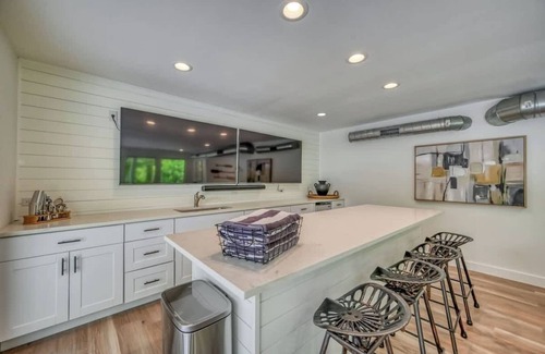 Canyon Lake Casa | Stunning Riverfront View with Outdoor Fireplace!