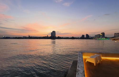 Wachira Phayaban Casa | Riverfront house/Chao phraya river/Baan Rimphraya