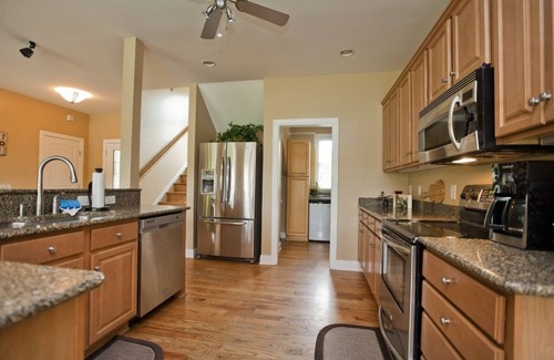 Pennington Bend Casa | Frente al río, kayaks, muelle, juegos, piscina, jacuzzi, a 10 minutos de Dwntwn Nashville.