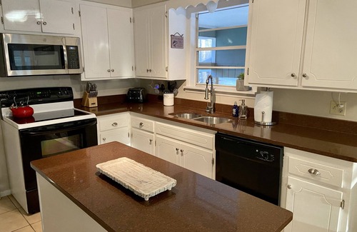 Pangburn Casa | Riverfront lodge with private fishing dock ~ Near Greers Ferry Lake