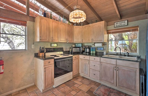 Tropic Apartamento | Riverfront Merritt Island Bungalow w/ Dock & Deck
