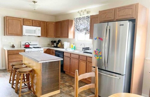 Mount Carbon Cabaña | Riverfront-NO CLEANING FEE -3BR-NRG-Deck-Dock-Hike-Firepit-Pets-OK-Boat-Kayak