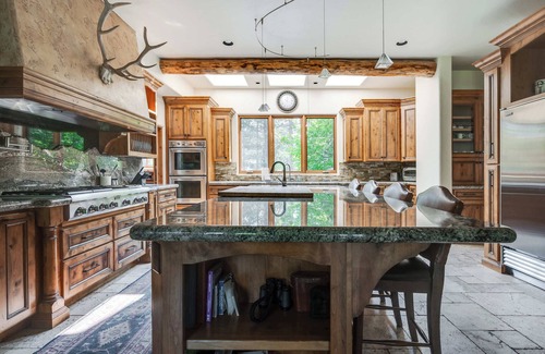 Three Rivers Casa | Riverfront, Pool Table - Deschutes River Lodge