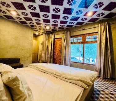Loralai District Casa | Riverfront resort sooq valley