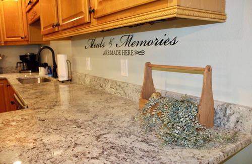 Walland Cabina | Riverfront Retreat! 2 bdrm/2 bath with direct river access - Newly remodeled!!
