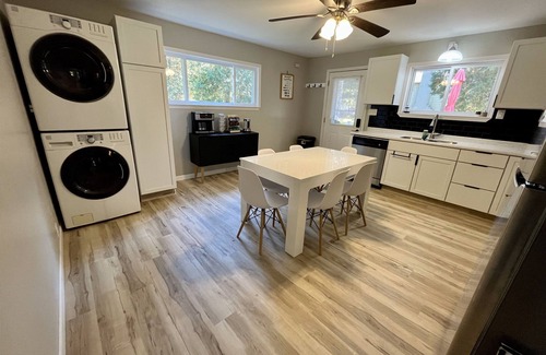 Sears Cabina | Riverfront Retreat | Fire, Sunroom, Kayaks, Tubes
