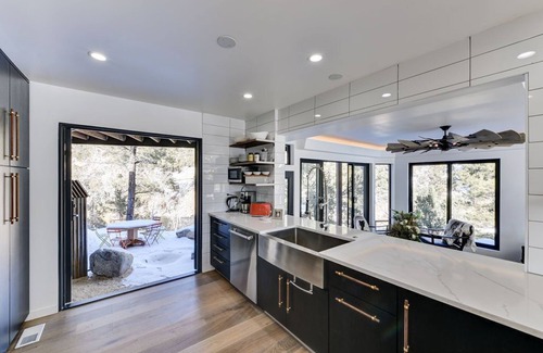 Buena Vista Casa | Riverfront Retreat w/ Mountain Views