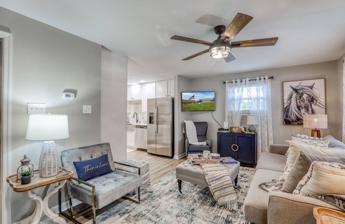 Front Royal Cabaña | Riverfront! Shenandoah River! Sleeps 4! New Hot Tub