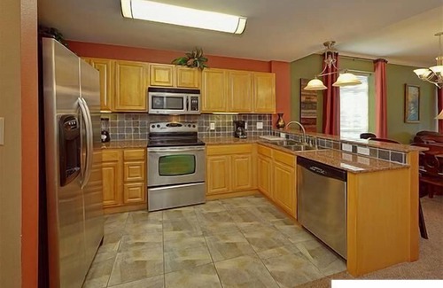 Sevierville Condominio | A orillas del río 3 BR Luxury Condo / Perfect Location / cerca de Tanger / 2 BR también vrbo # 859465