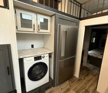 St. Joseph Apartamento | Riverfront Tiny Home 3 bed with Privacy and a View