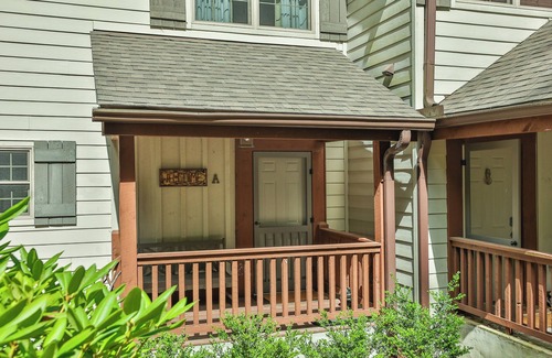 Cashiers Casa | Walk to Skiing & Amenities - Riverfront Townhome Sleeps 10