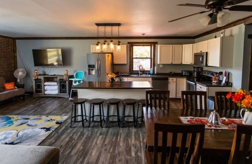 Ohiopyle Casa | Riverfront Trailside Hotel Minutes to Fallingwater 3Bdrm/2 Bath Suite