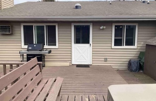 La Crosse Casa | Riverfront Twin Home